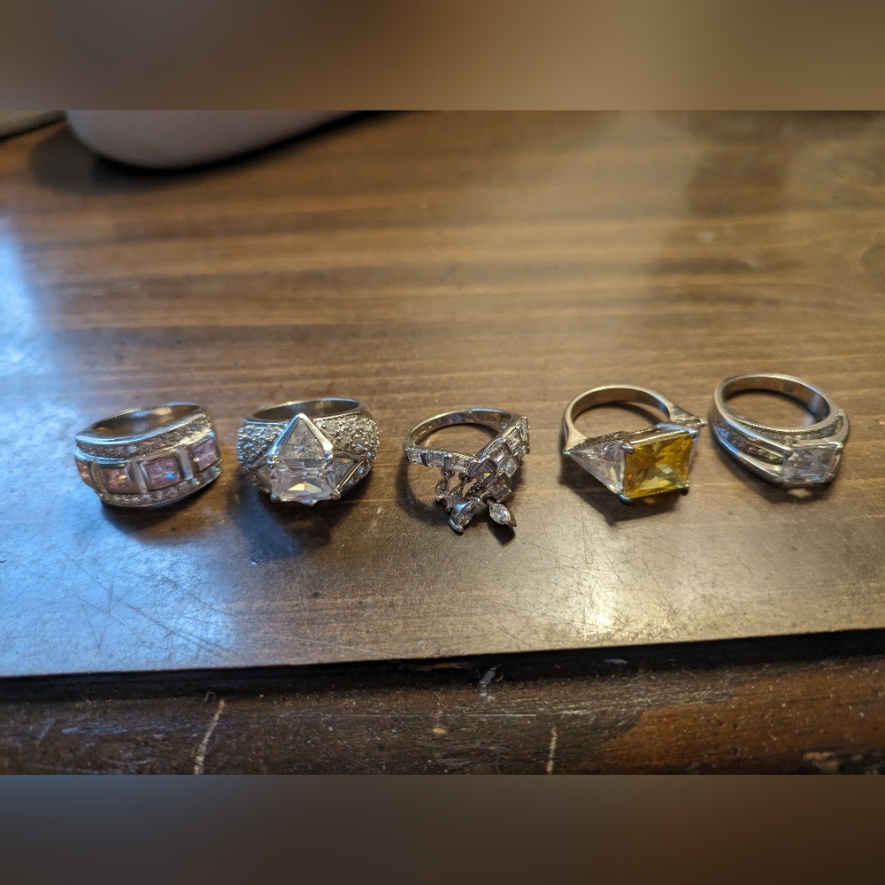 Set of 5 925 and cz rings size 6